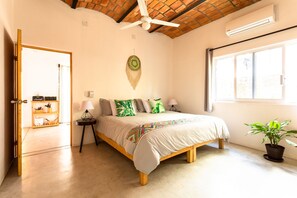 2 bedrooms, desk, free WiFi, bed sheets