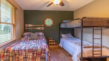 3 chambres, bureau, accès au Wi-Fi (inclus), literie fournie
