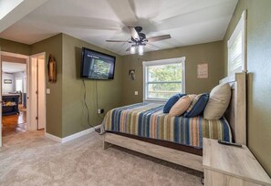 3 bedrooms, iron/ironing board, free WiFi, bed sheets