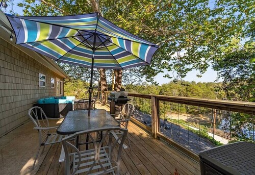 Private Hot Tub! Rustic Retreat Along Douglas Lake