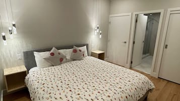 2 bedrooms, iron/ironing board, WiFi (free), bed sheets