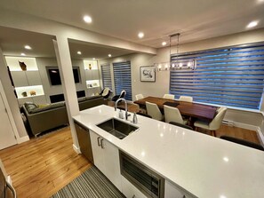 Interior - Beautiful 2 Bed/2 Bath condo on the Golf Course (Whistler)