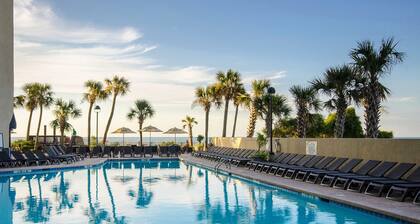 Luxury Beachfront Condo w/ resort amenities, newly remodeled, direct ocean views