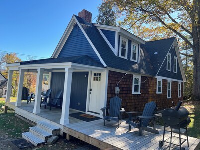 Located steps away to town park, hiking, popular & nationally recognized Main St