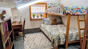 8 Schlafzimmer, Schreibtisch, kostenloses WLAN, Bettwäsche