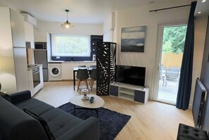 Living area - Apartment with terrace in residence with swimming pool (Biscarrosse)