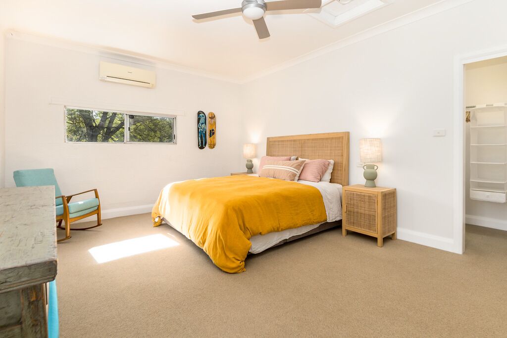 3 bedrooms, bed sheets