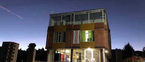 المنشأة من الخارج