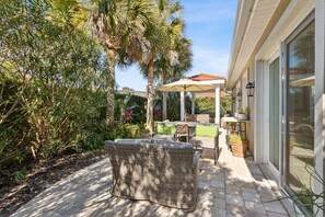 Terrace/patio - Spectacular Home, 3 bed/3 bath, Private, Steps to the Ocean! Amenities (Fernandina Beach)