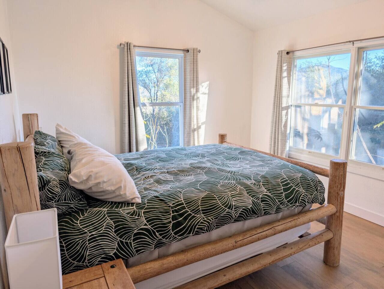 3 habitaciones, escritorio, tabla de planchar con plancha y wifi gratis 