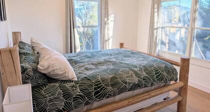 8 Acre Spa Retreat | BBQ, Patio, Views, 3BR