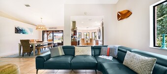 Fabulous Waterfront Villa Sleeps 10 Heated Pool&New Spa SUP Kayak drive to beach