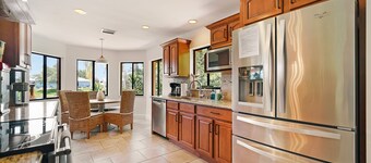 Fabulous Waterfront Villa Sleeps 10 Heated Pool&New Spa SUP Kayak drive to beach