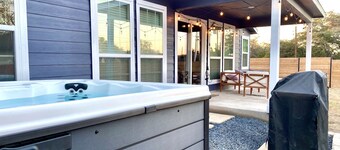 Hill Country Retreat | Hot Tub | Fire Pit