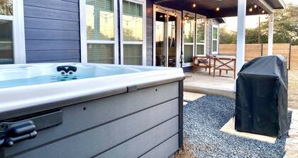 Hill Country Retreat | Hot Tub | Fire Pit