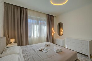 2 makuuhuonetta, työpöytä, silitysrauta/-lauta, ilmainen Wi-Fi