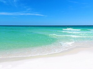 Am Strand, Liegestühle, Strandtücher