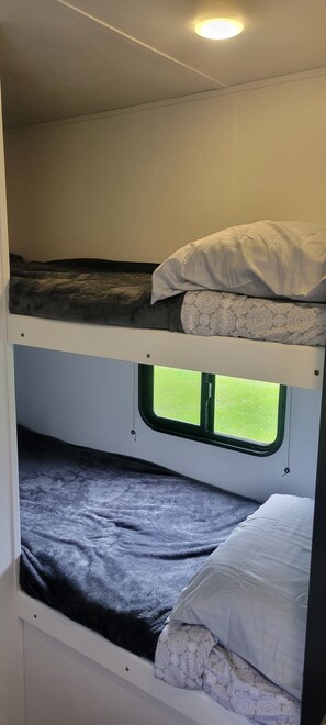 1 bedroom, memory-foam beds, bed sheets