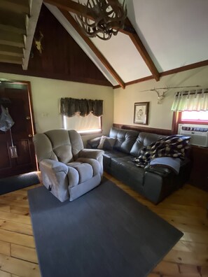 Een smart-tv en een stereo