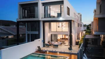 Piscine extérieure, piscine chauffée