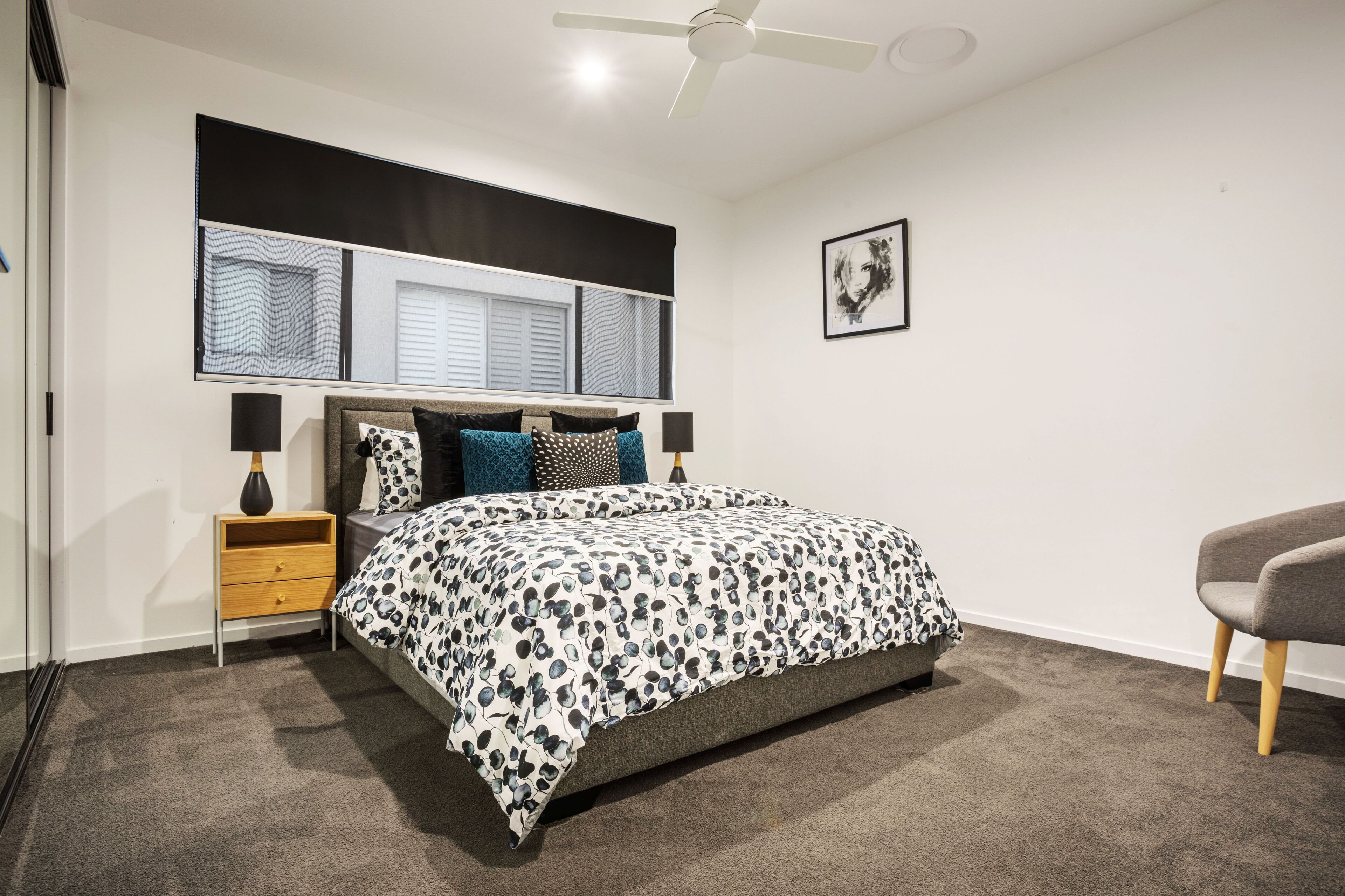 Stunning Waterfront Home in Surfers Paradise.\nHeated Pool and Pet Friendly — image 16