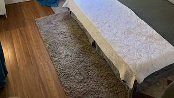 3 chambres, coffres-forts dans les chambres, bureau