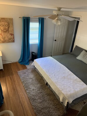 3 bedrooms, in-room safe, desk, iron/ironing board