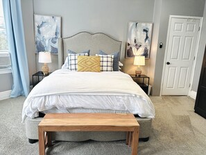 2 habitaciones, escritorio, tabla de planchar con plancha y wifi gratis 