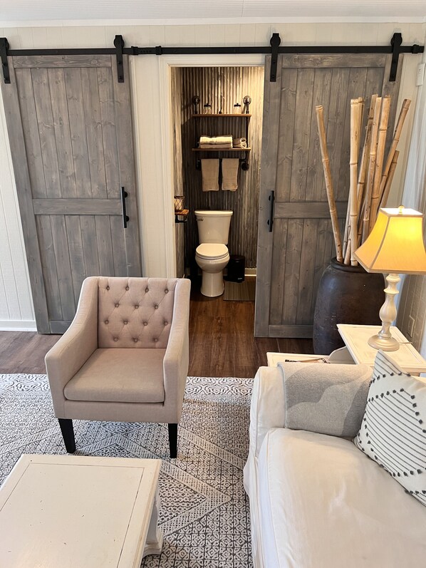 Interior - Private cottage with seclusion and luxury for the perfect getaway. (Fairhope)