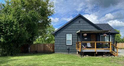 Flora Fauna Refuge Cottage by Wildlife Refuge