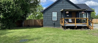 Flora Fauna Refuge Cottage by Wildlife Refuge