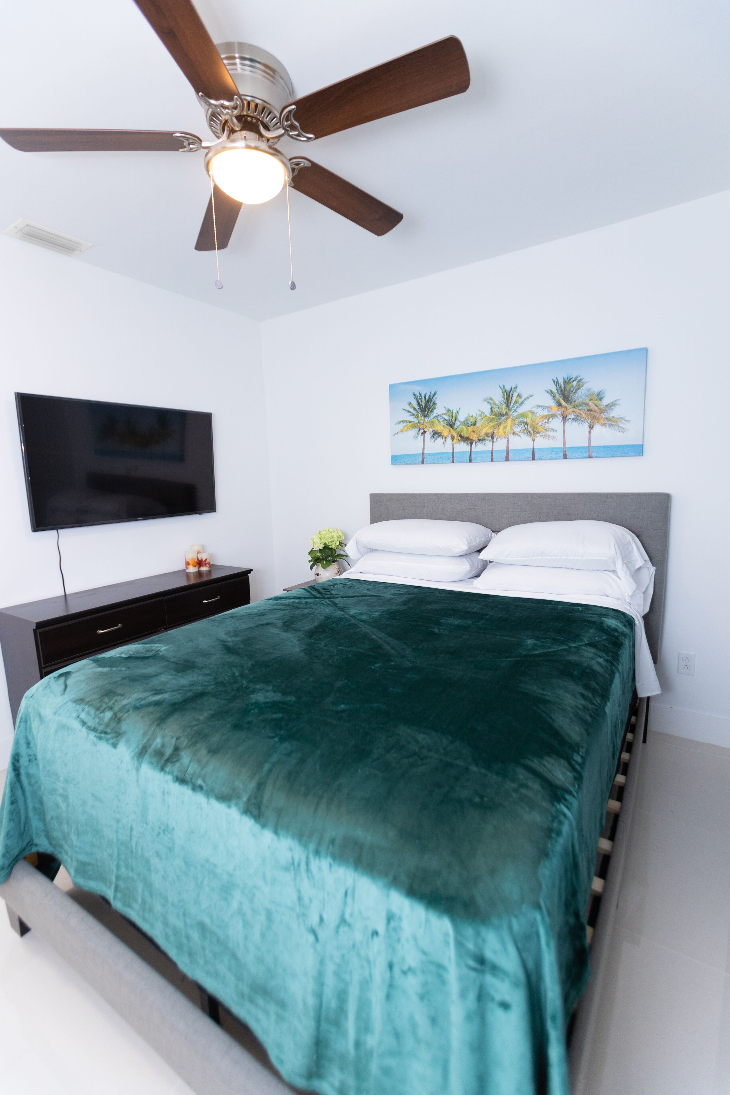 4 bedrooms, in-room safe, desk, iron/ironing board