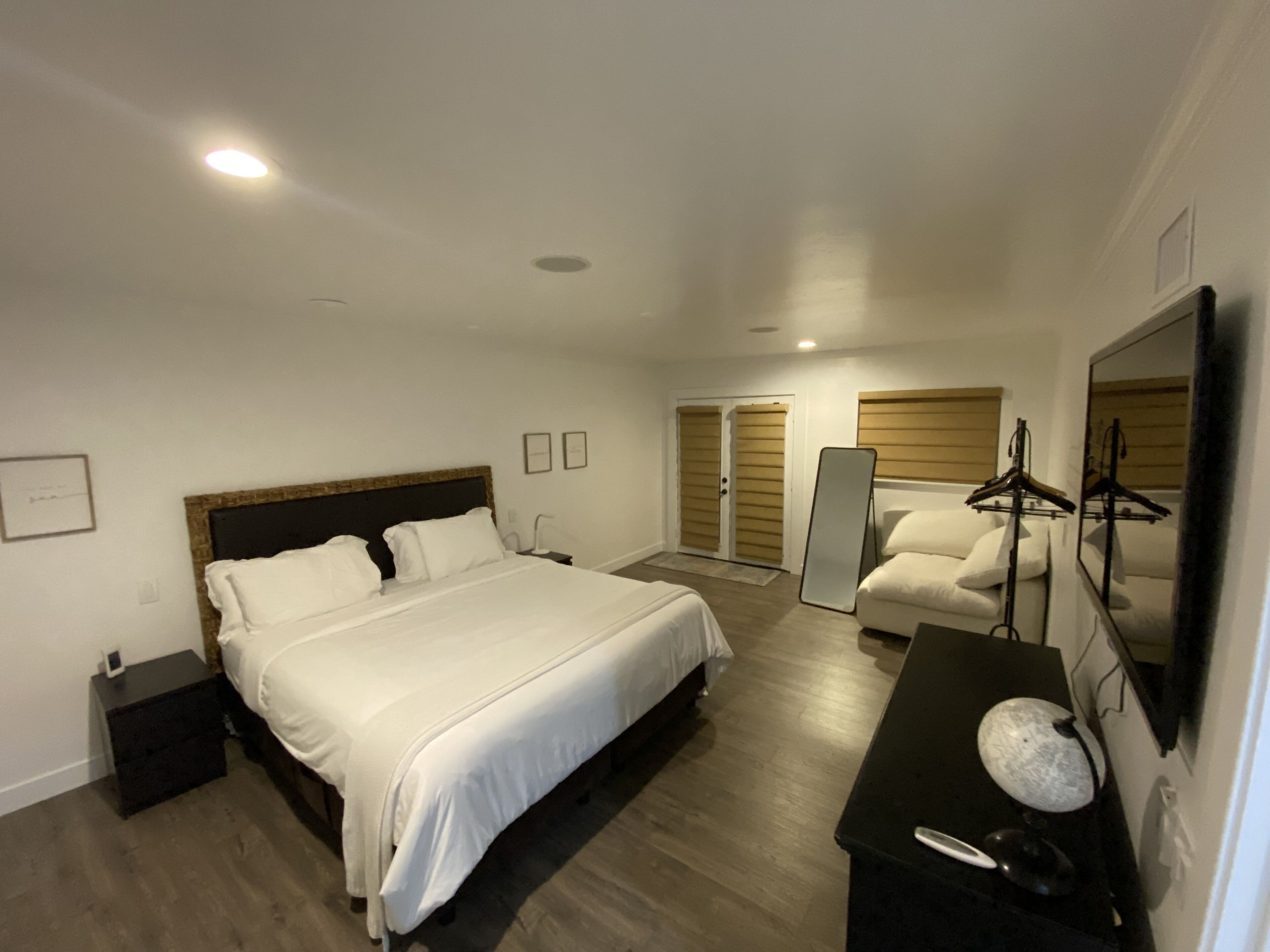 4 bedrooms, iron/ironing board, travel crib, WiFi (free)