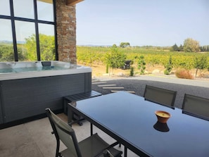 Dining - Villa with exceptional 4-star certified viewSPA and heated infinity pool (Servian)