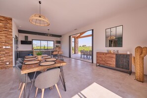 Dining - Villa with exceptional 4-star certified viewSPA and heated infinity pool (Servian)