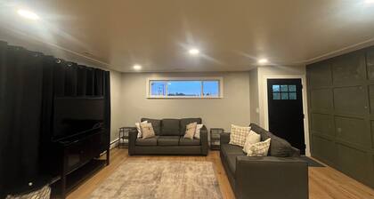 Bright Airy Upper Level Unit