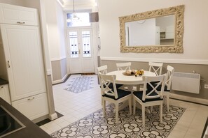 Apartment | 3 bedrooms, free WiFi, bed sheets