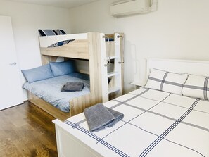 2 bedrooms, desk, iron/ironing board, free WiFi