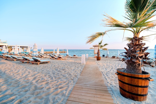 Beach/ocean view
