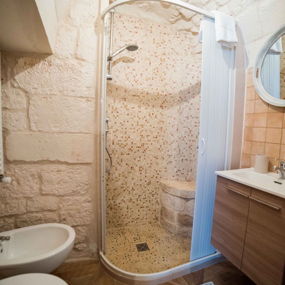 Shower, free toiletries, hair dryer, bathrobes