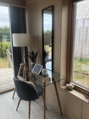 Interior - Sea Holly Lodge-Luxury Eco Lodge (Docking)