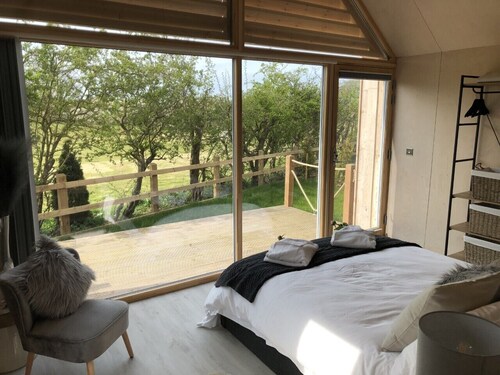 Luxury Timber Clad Eco-Lodge 5 miles from the Norfolk Heritage Coast