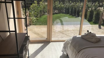 2 soveværelser, skrivebord, strygejern/strygebræt, weekendseng