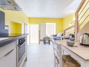 Réfrigérateur, micro-ondes, four, lave-vaisselle