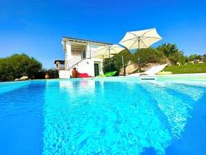 Outdoor pool, a heated pool - Art Villa, private pool, sea view, large garden (SAN TEODORO)