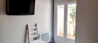 Charming T2 in Arcachon: Near Center, Beach, Parking, Terrace, and Activities!