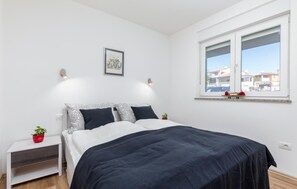 1 bedroom, in-room safe, free WiFi, bed sheets