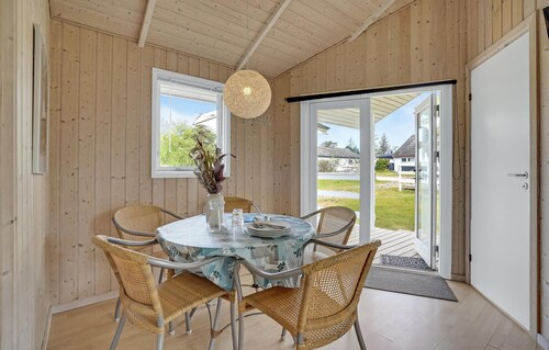 2 bedroom gorgeous home in Humble