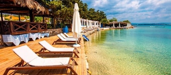 Vacation villa in Cesme, Turkey with private pool and 150 mt to the beach.