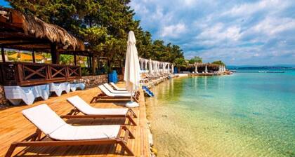 Vacation villa in Cesme, Turkey with private pool and 150 mt to the beach.